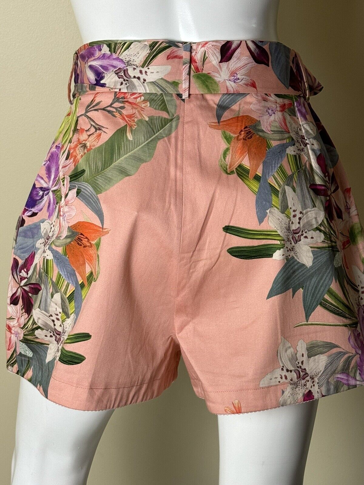 Kilo Tango Women’s Floral Tie Waist Shorts Size L. (50)