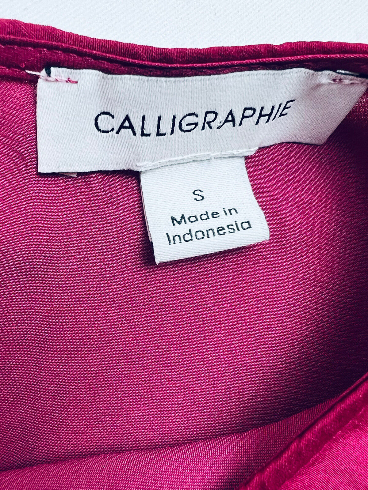 Calligraphie Fuchsia Dolman Short Sleeve Blouse Sz L