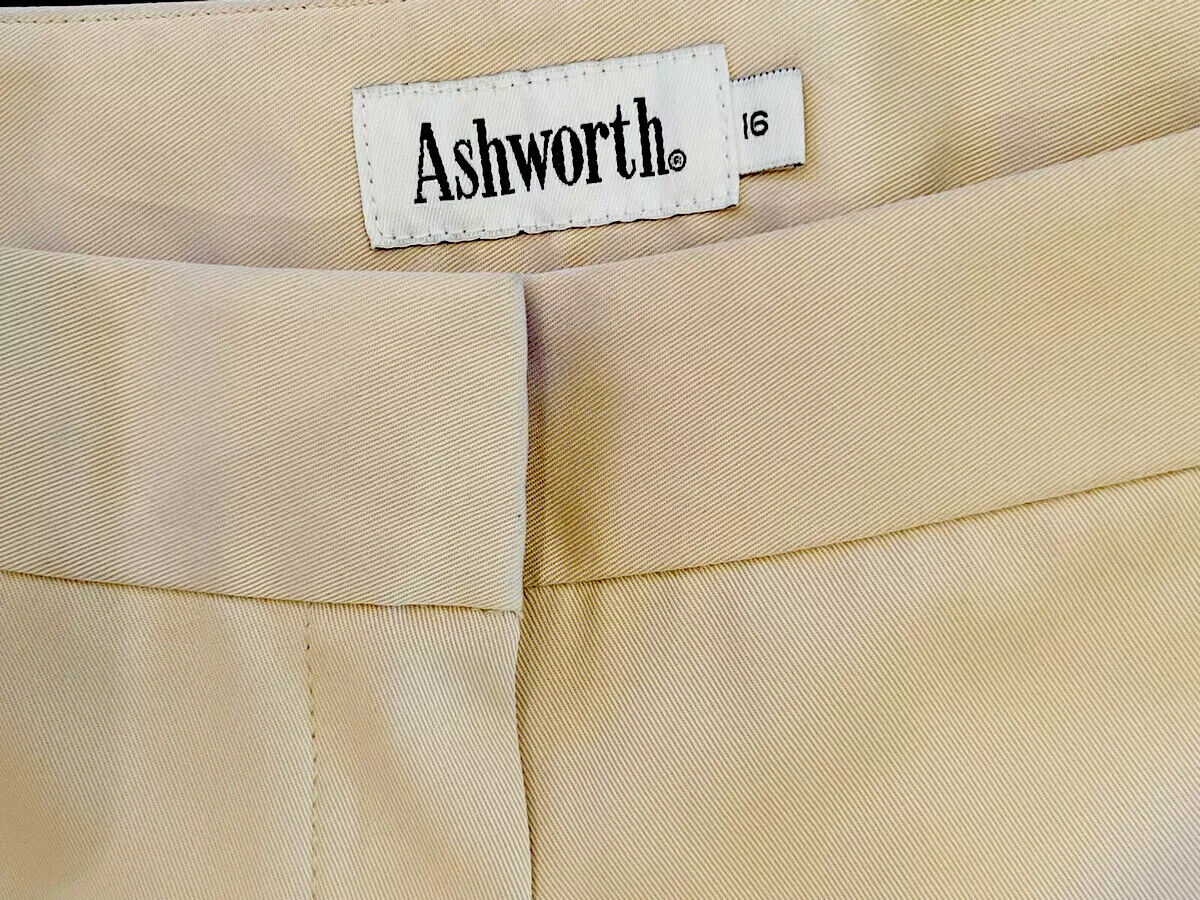 Ashworth Women’s Golf Shorts Beige Size 16