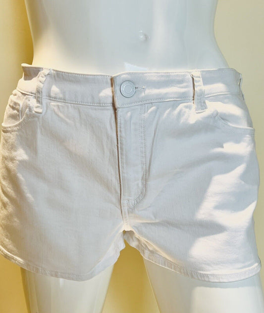 SO GOOD FOR LIFE Women's White Shorts Sz 18 (9)