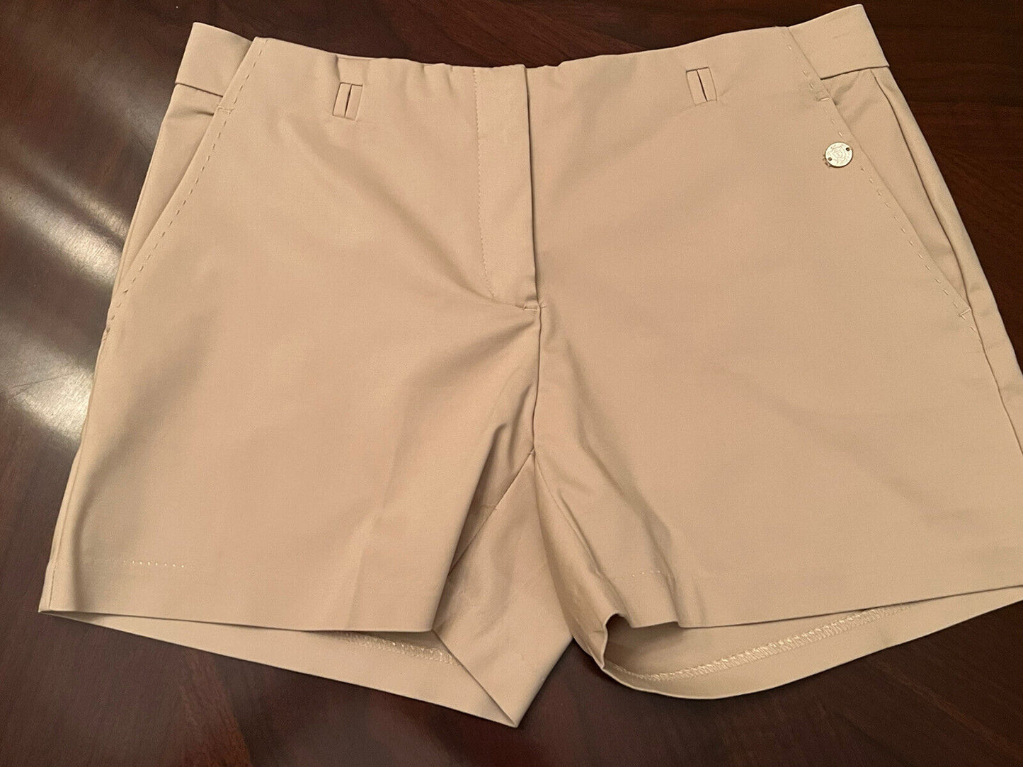 Lila Rose Women’s Shorts Beige Size 6