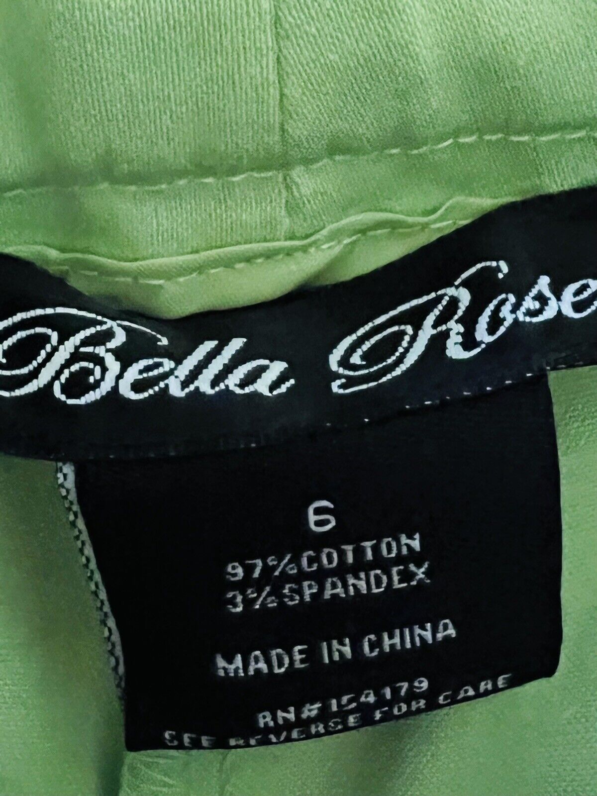 Bella Rose Women’s Shorts Green Size 6