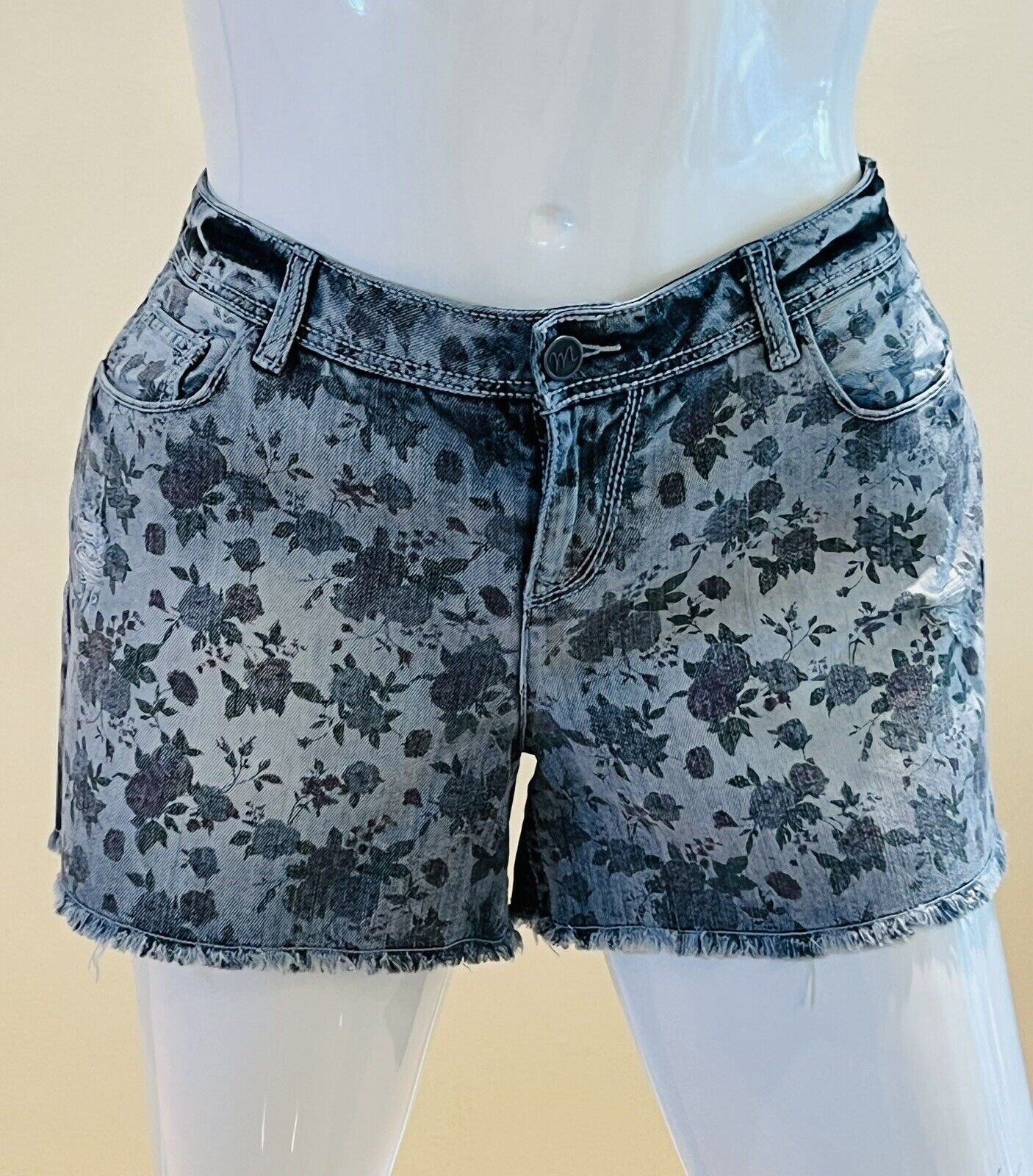 Maurices Kaylee Women’s Floral Print Denim Jean Shorts Size 15/16