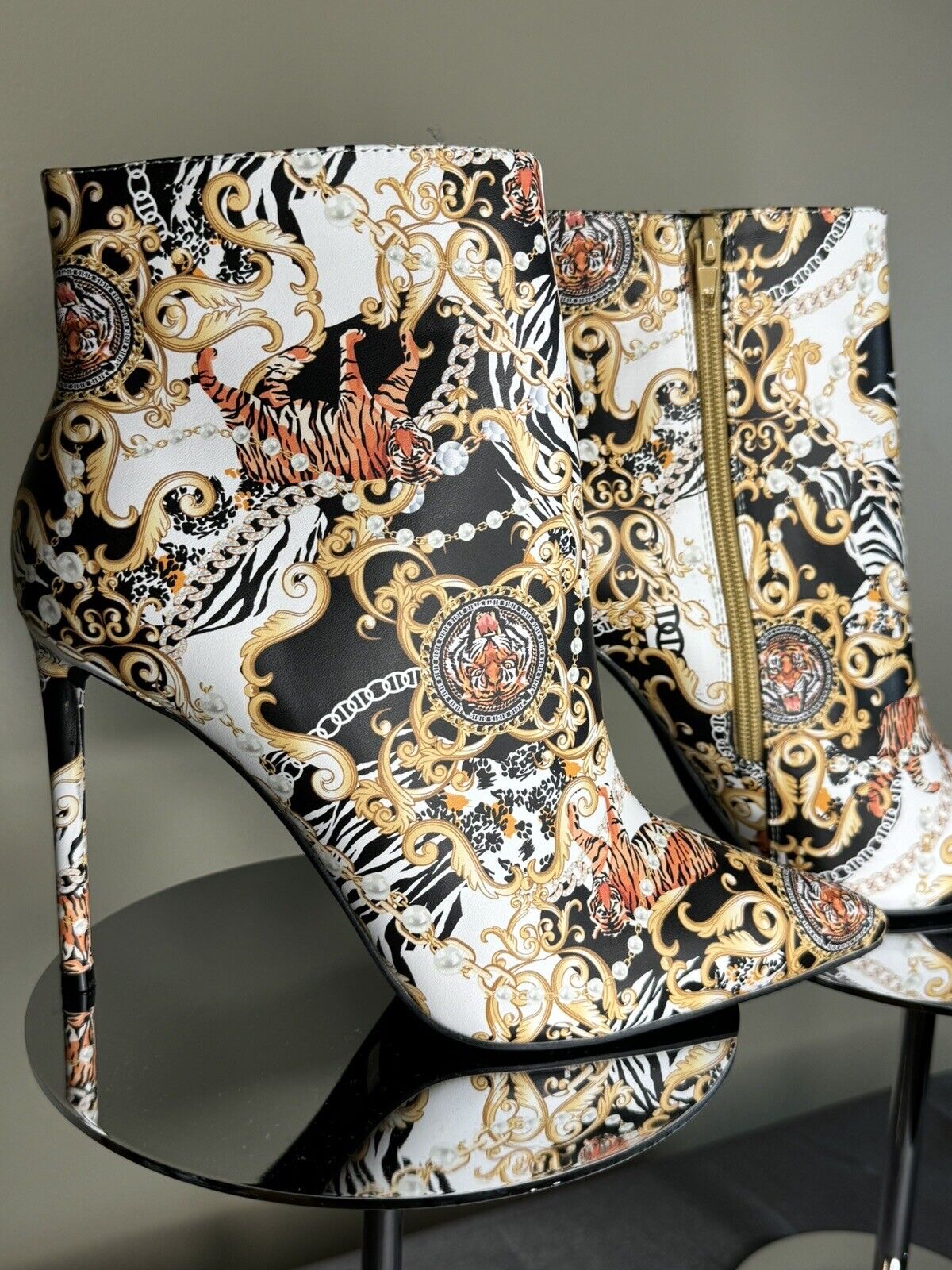 Anne Michelle Baroque Patterns Boots Size 10. (70)