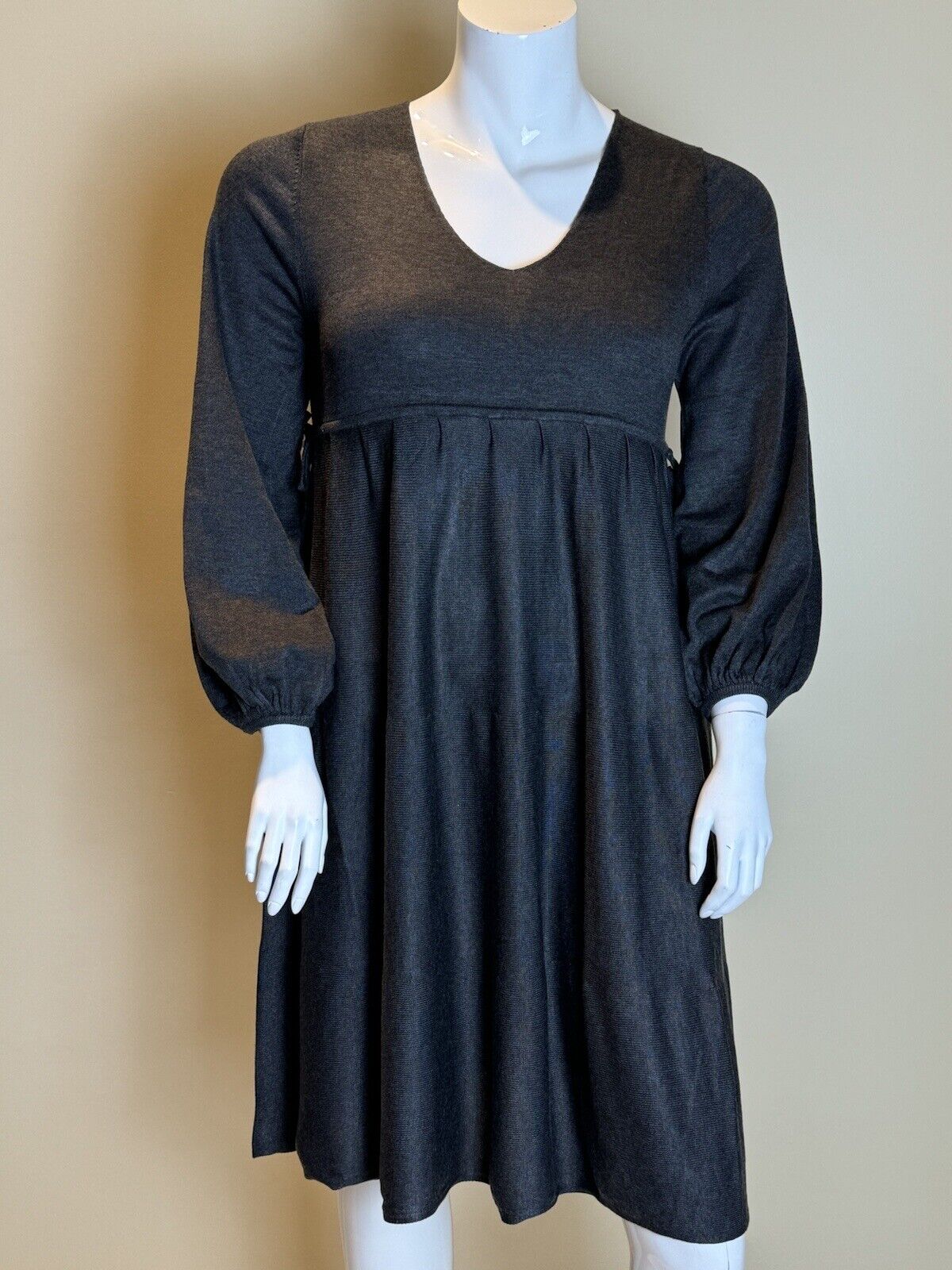 Max Studio Long Sleeves Gray Maxi Dress Sz L. (70)