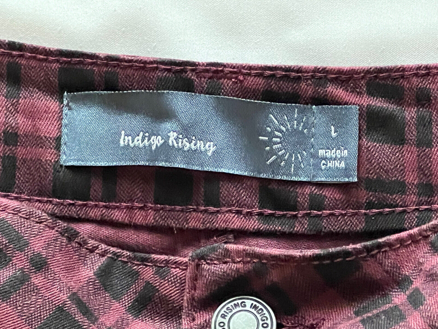 Indigo Rising Women’s Red Plaid Shorts Sz L