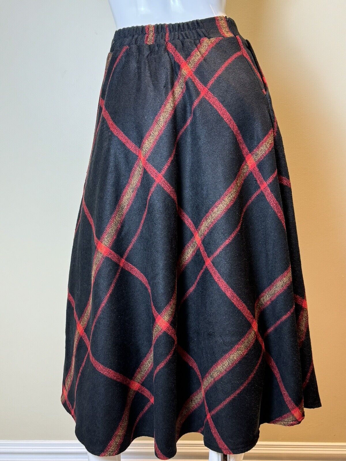 Tanming Elastic Waist Wool Plaid A-Line Pleated Long Skirt Sz S.       (52)