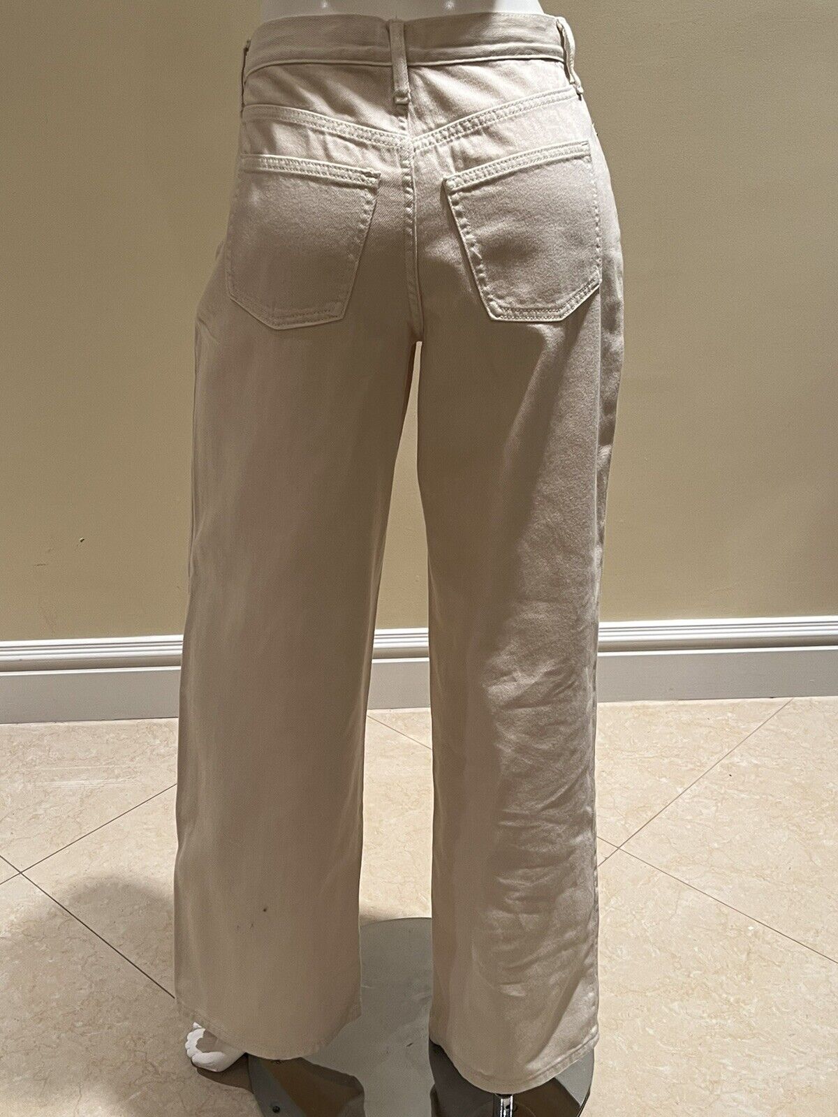 Universal Thread Straight Jeans Women's Sz 2/26R Beige High Rise Wide Leg