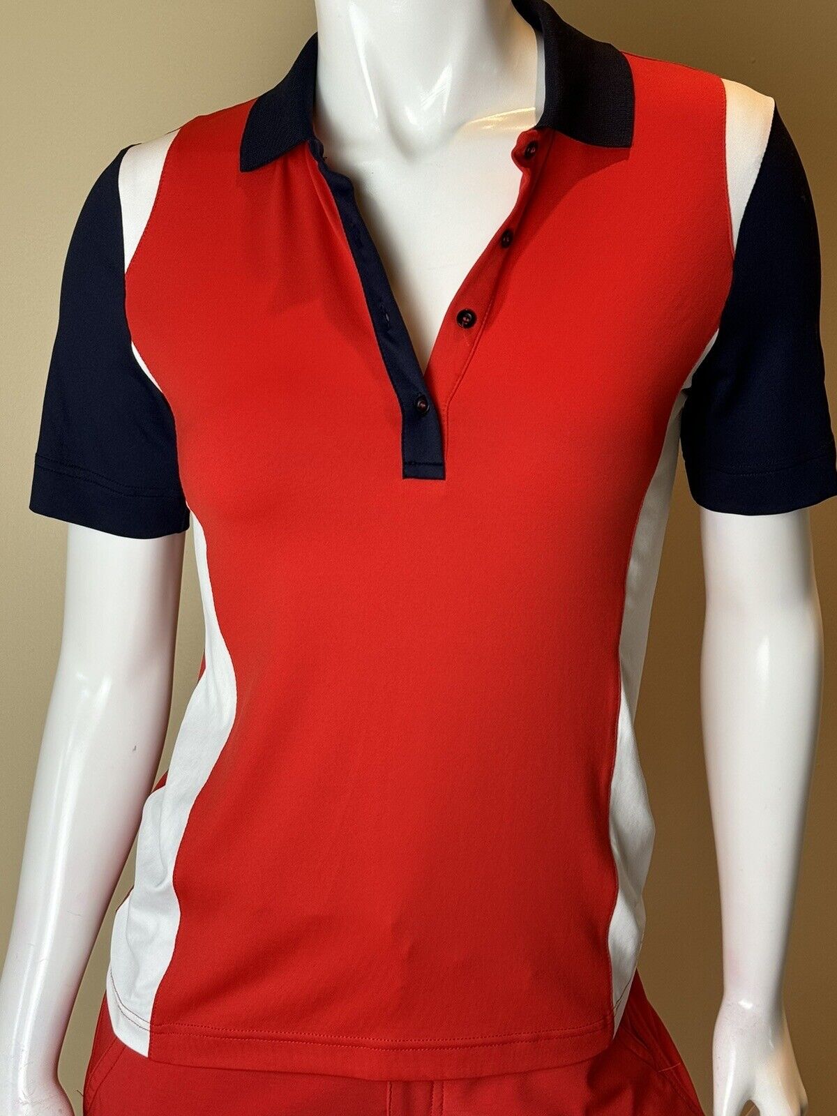 GOLFINO Women's Golf Shirt Size 6. (74)