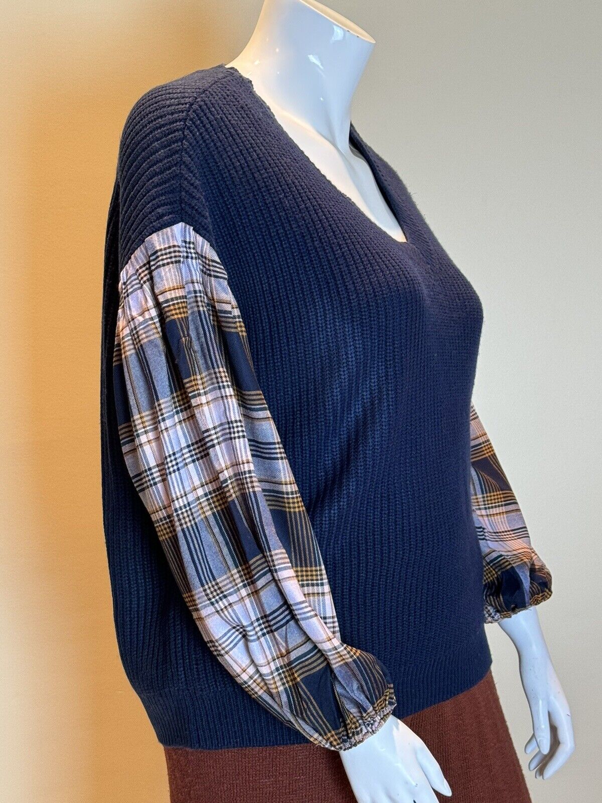 Jessica Simpson Women's Navy Sweater Plaid Sleeves Size L