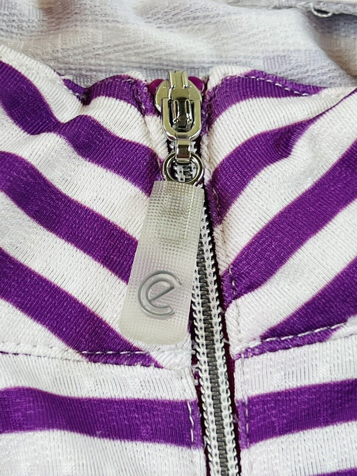 Bette & Court Women’s Golf Sweatshirt Sz M Purple Stripe