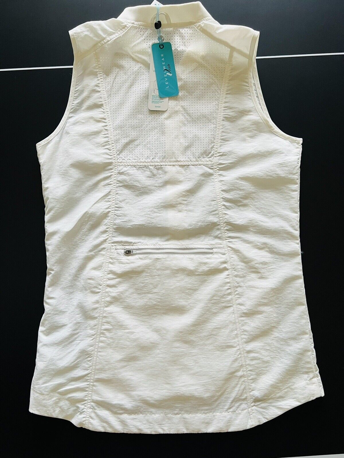 LevelWear Golf Women’s Size M Zippered Golf Vest White $170 MSRP