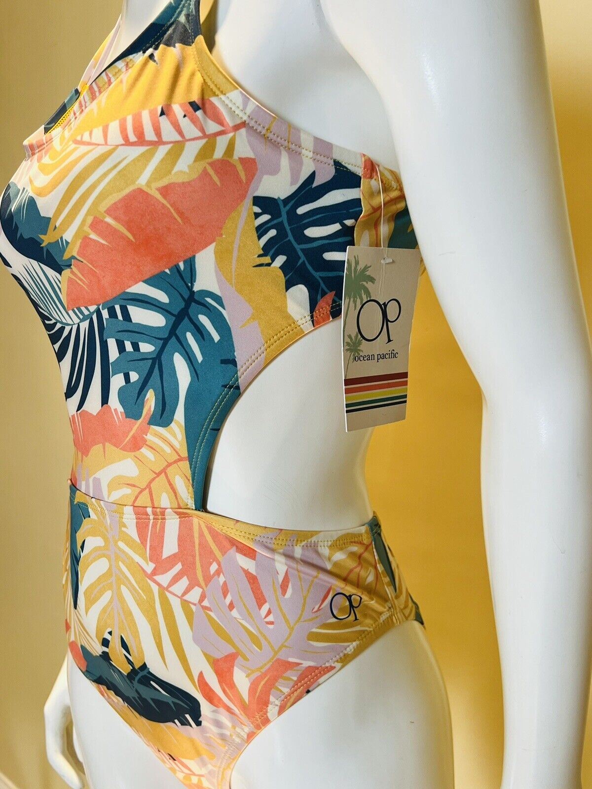 OP Ocean Pacific One Piece SwimSuit Size M Bathing Suit Tropical (9)