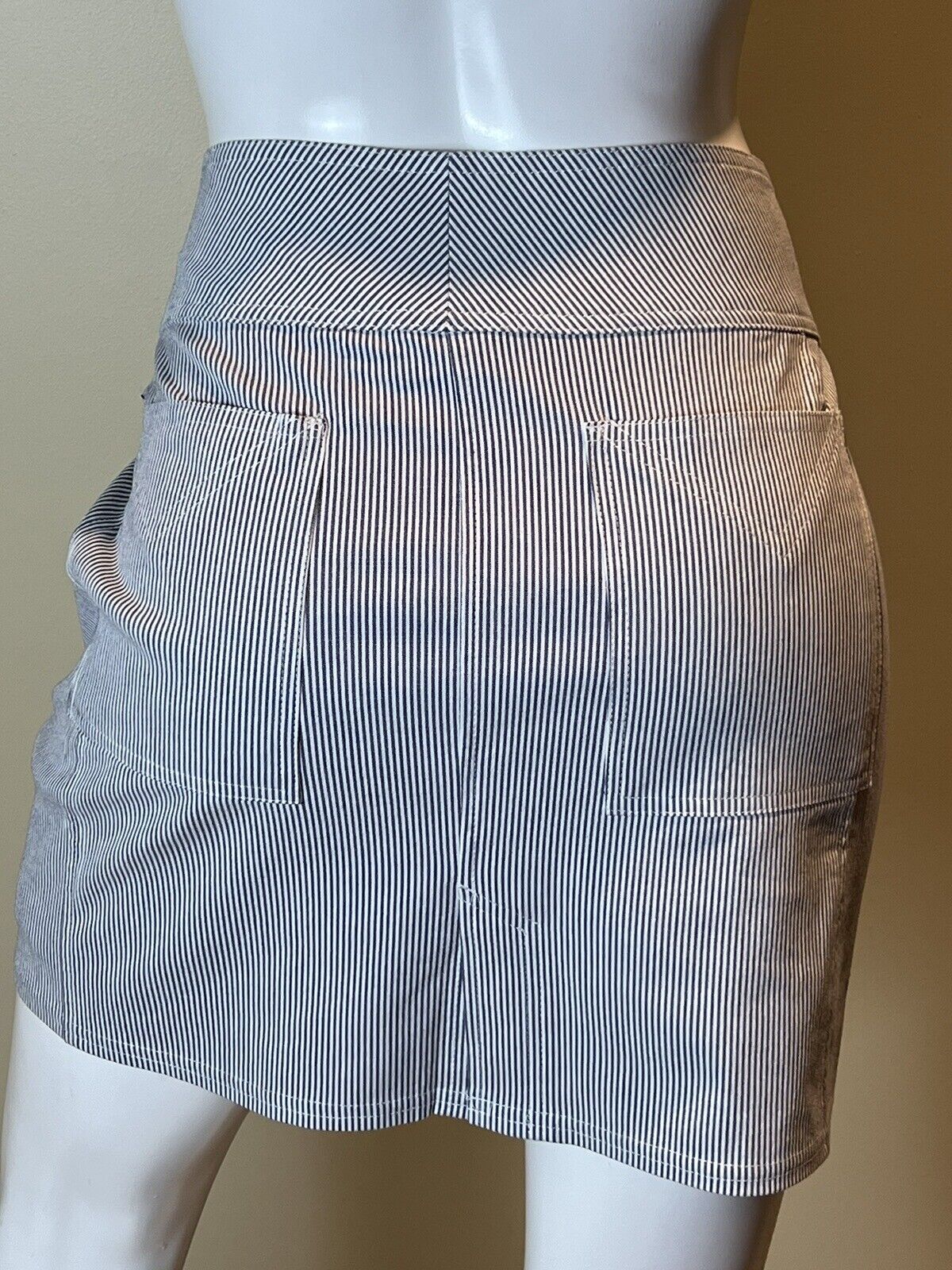 Jofit Women's Skort Skirt Golf Tennis Size 4.      (50)