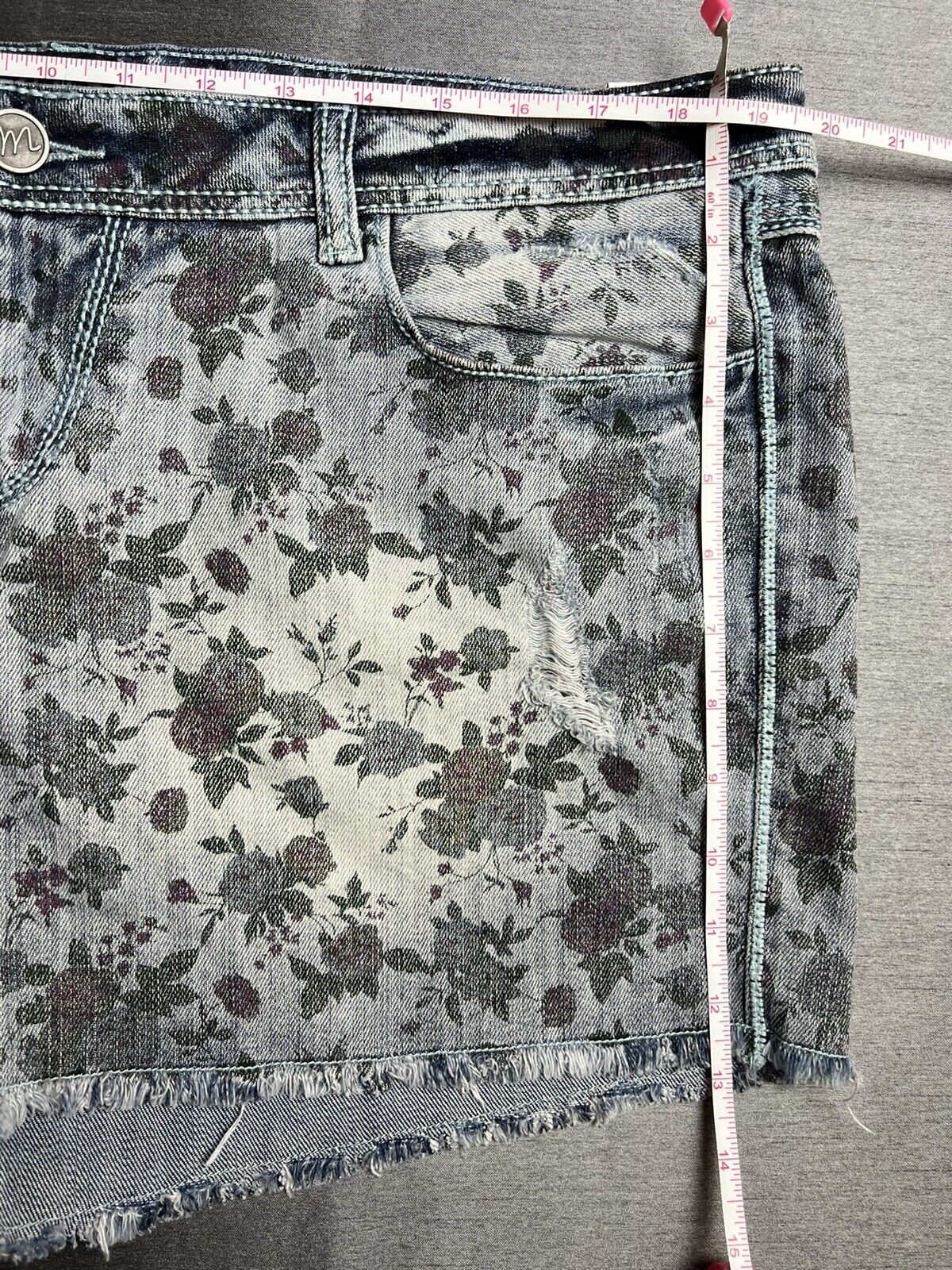 Maurices Kaylee Women’s Floral Print Denim Jean Shorts Size 15/16